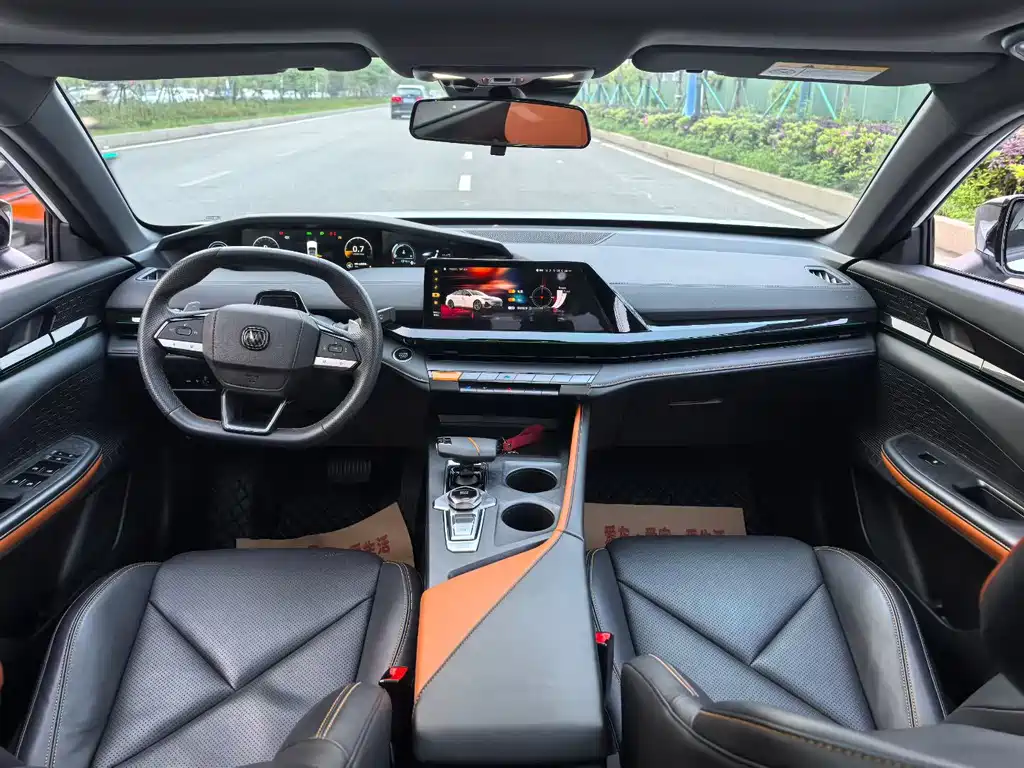 Changan UNI-V 2023 1.5T Premium Edition