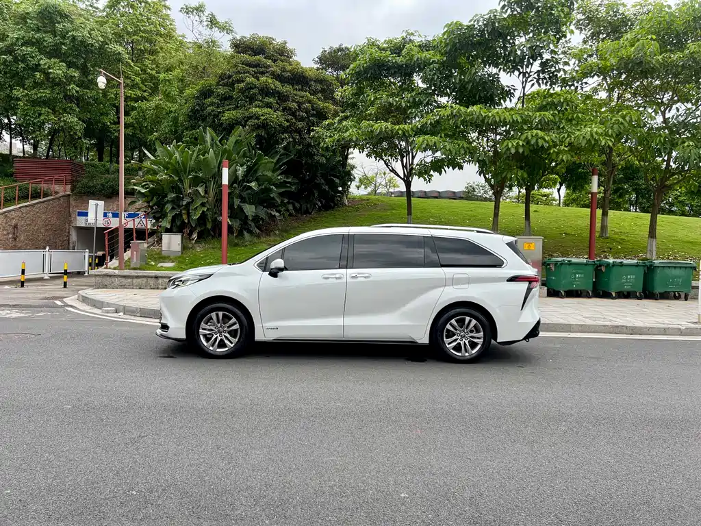 Sienna 2021 2.5L Hybrid Supreme Edition