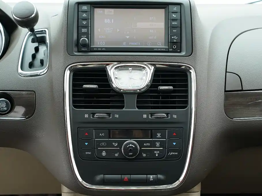 Chrysler Grand Voyager 2013 3.6L Luxury Edition