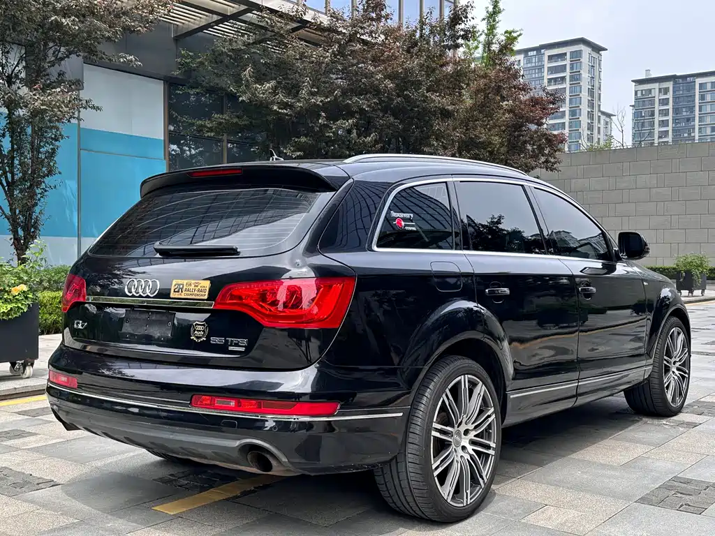 Audi Q7 2011 3.0 TFSI Entry (200kW)