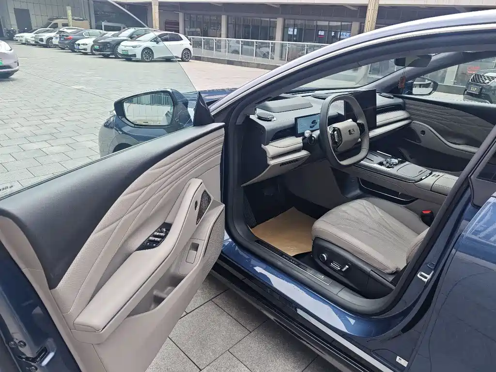 Geely Galaxy Xingyao 8 2025 130km EM-P Starship Edition