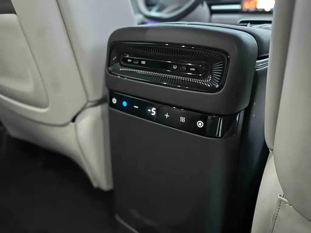 Voyah Dreamer 2025 PHEV AWD Flagship Kunpeng Edition