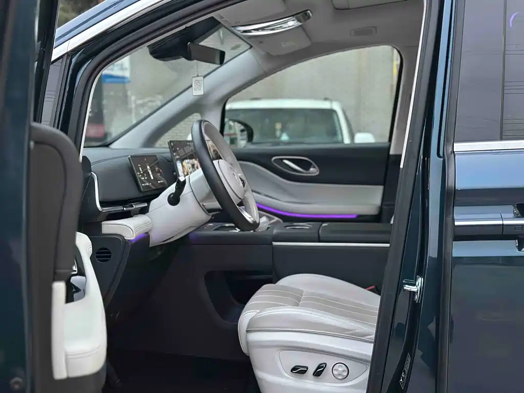Voyah Dreamer 2025 PHEV AWD Flagship Kunpeng Edition