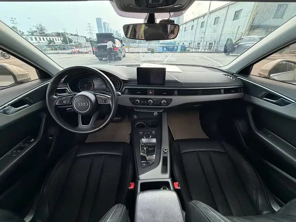 Audi A4L 2017 40 TFSI