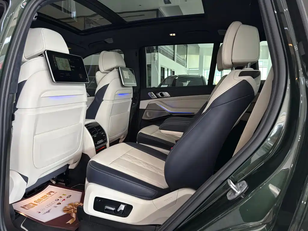 BMW X7 2021 xDrive40i Executive M Sport Package