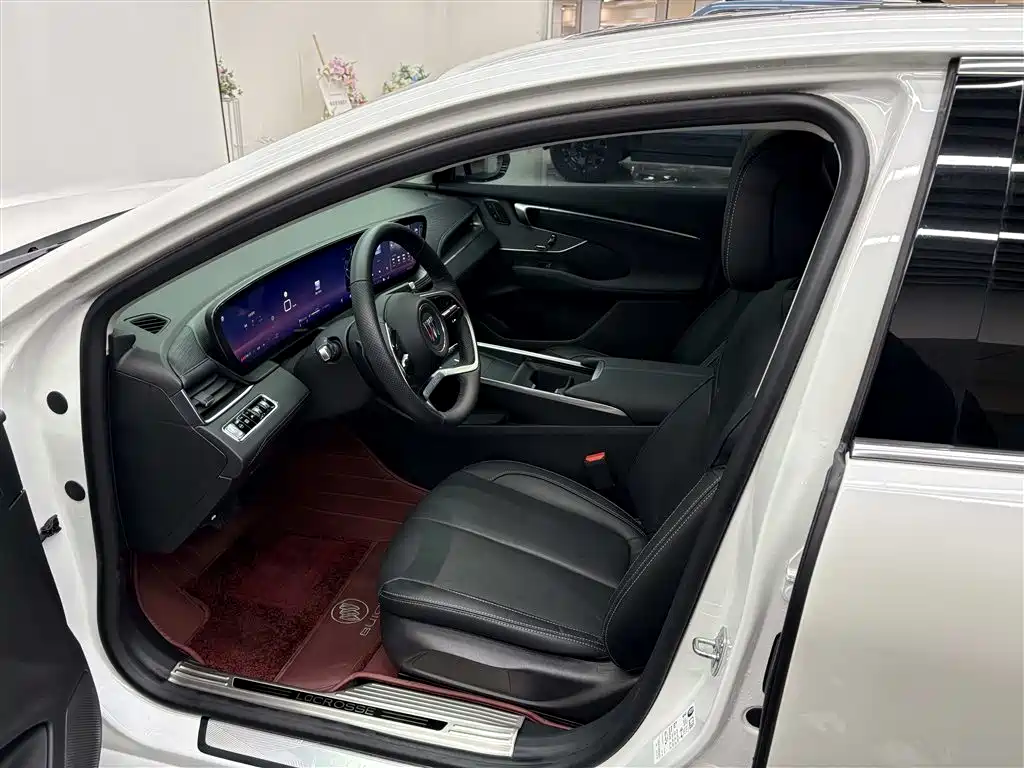 Buick LaCrosse 2023 28T Yuezun Edition