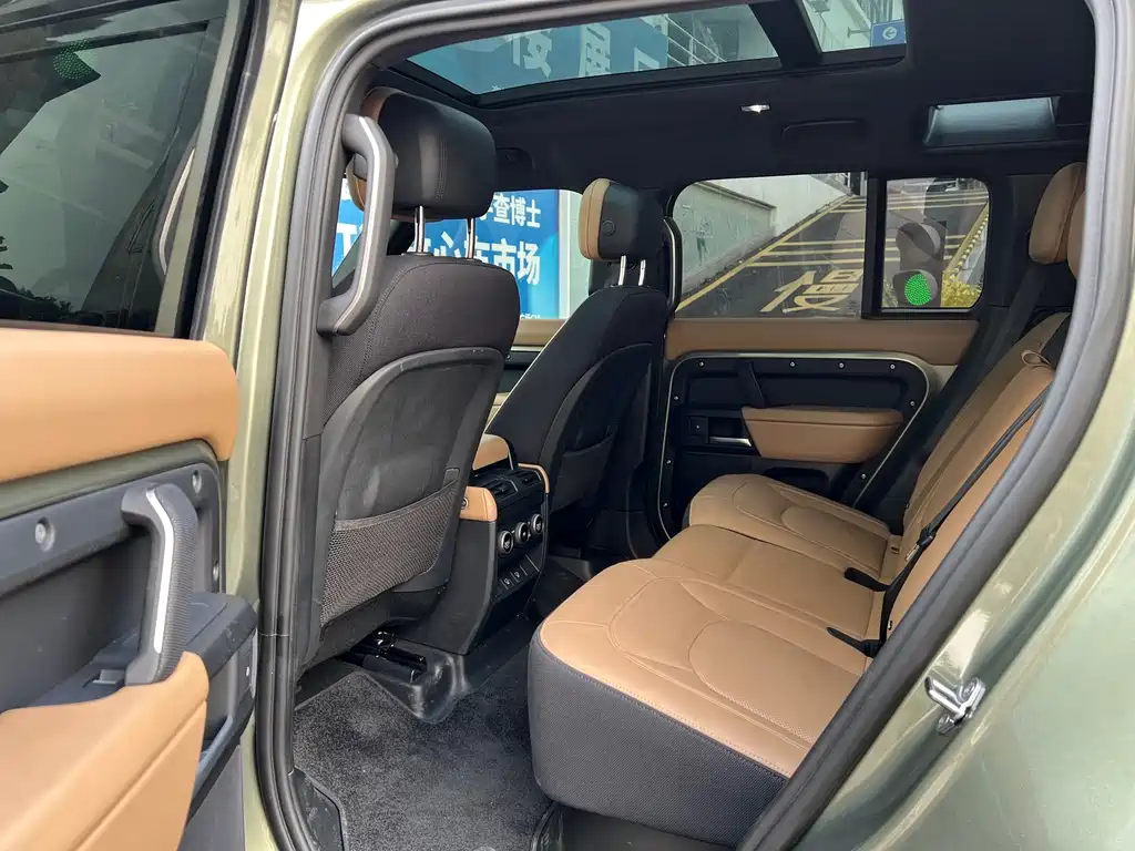 Land Rover Defender 2025 110 3.0T P400 X-Dynamic HSE