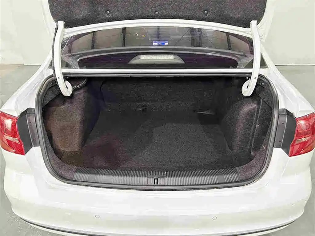 Volkswagen Bora 2018 1.5L Manual Fashion