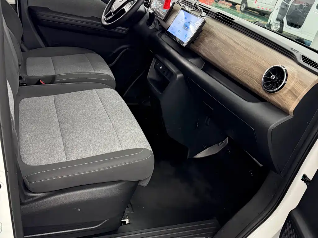 Ruichi New Energy EC75 2025 Passenger Smart Fast Charging Edition Pioneer Type I 52.16kWh