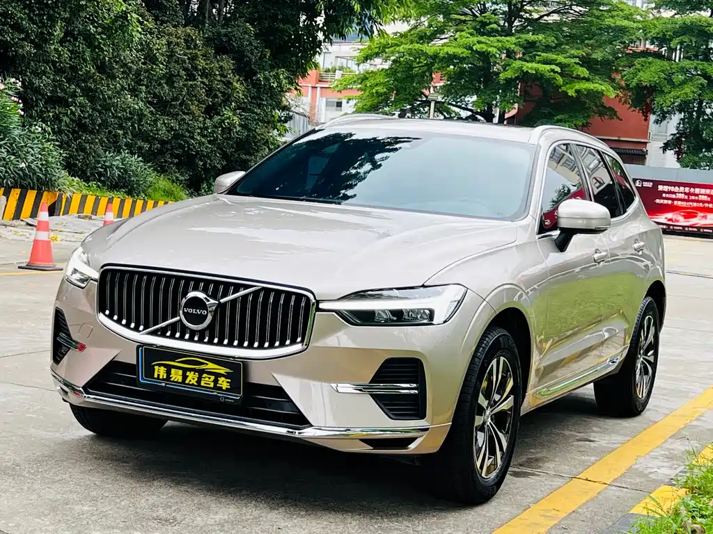 Volvo XC60 2025 B5 AWD Intelligent Comfort Luxury Edition