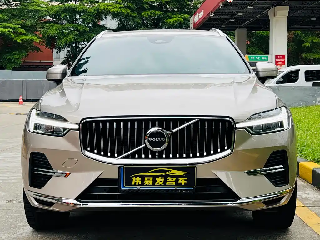 Volvo XC60 2025 B5 AWD Intelligent Comfort Luxury Edition