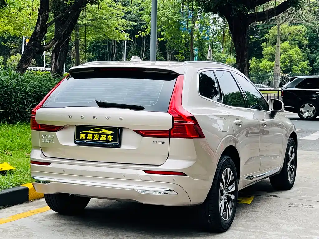 Volvo XC60 2025 B5 AWD Intelligent Comfort Luxury Edition