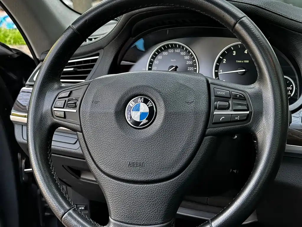 BMW 7 Series 2009 740Li Luxury