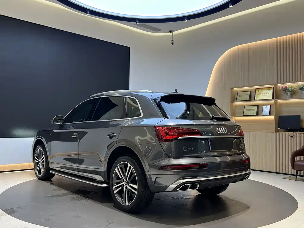Audi Q5L 2022 45T Luxury Dynamic