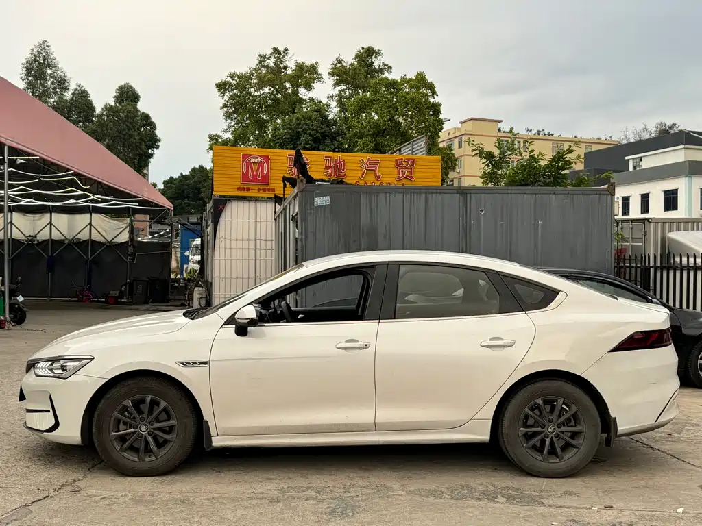 BYD Qin PLUS 2021 EV 420km Travel Edition