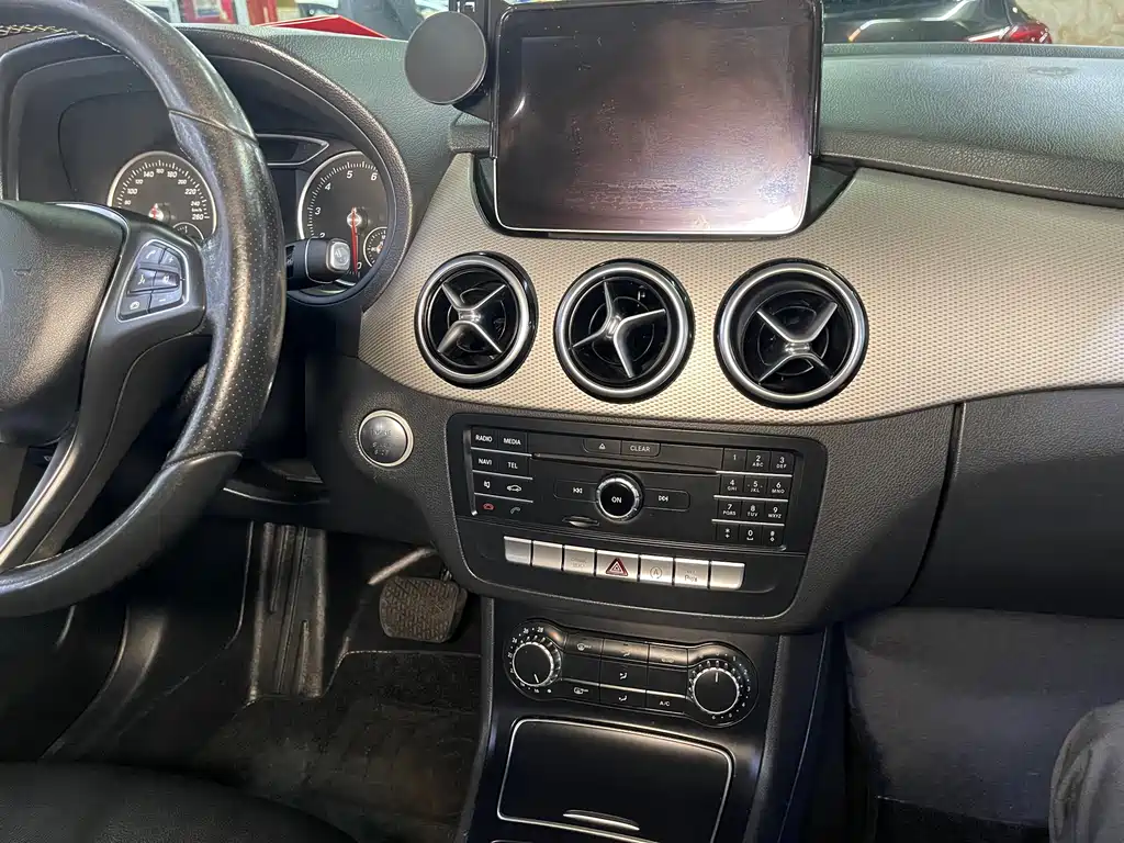 Mercedes-Benz B-Class 2017 B 200 Dynamic