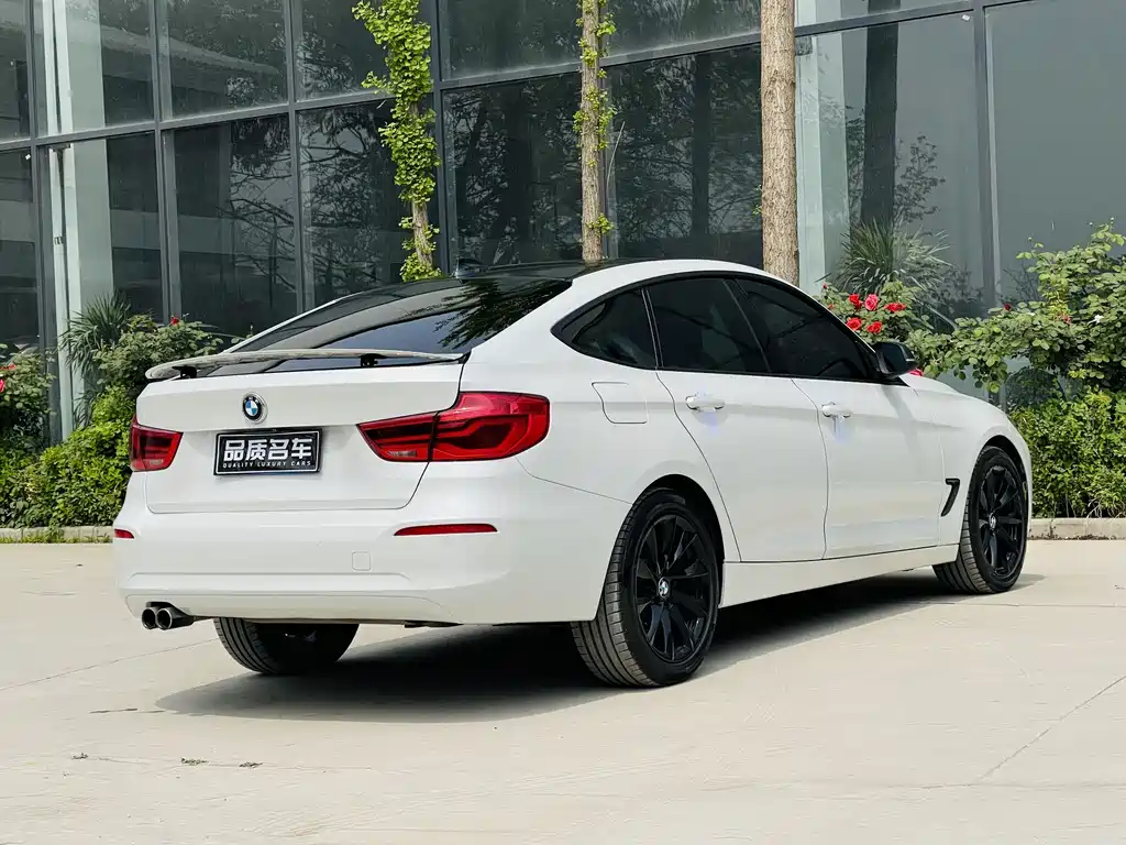 BMW 3 Series GT 2019 320i Fashion Edition