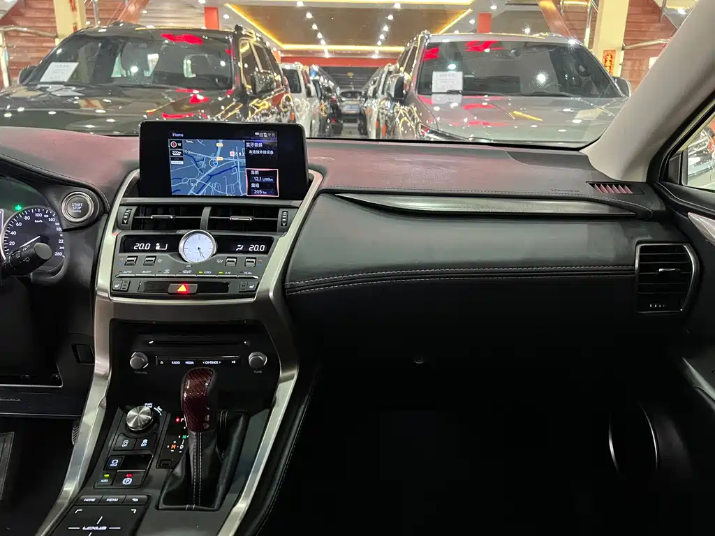 Lexus NX 300 AWD F Sport 2017