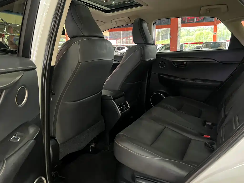 Lexus NX 300 AWD F Sport 2017