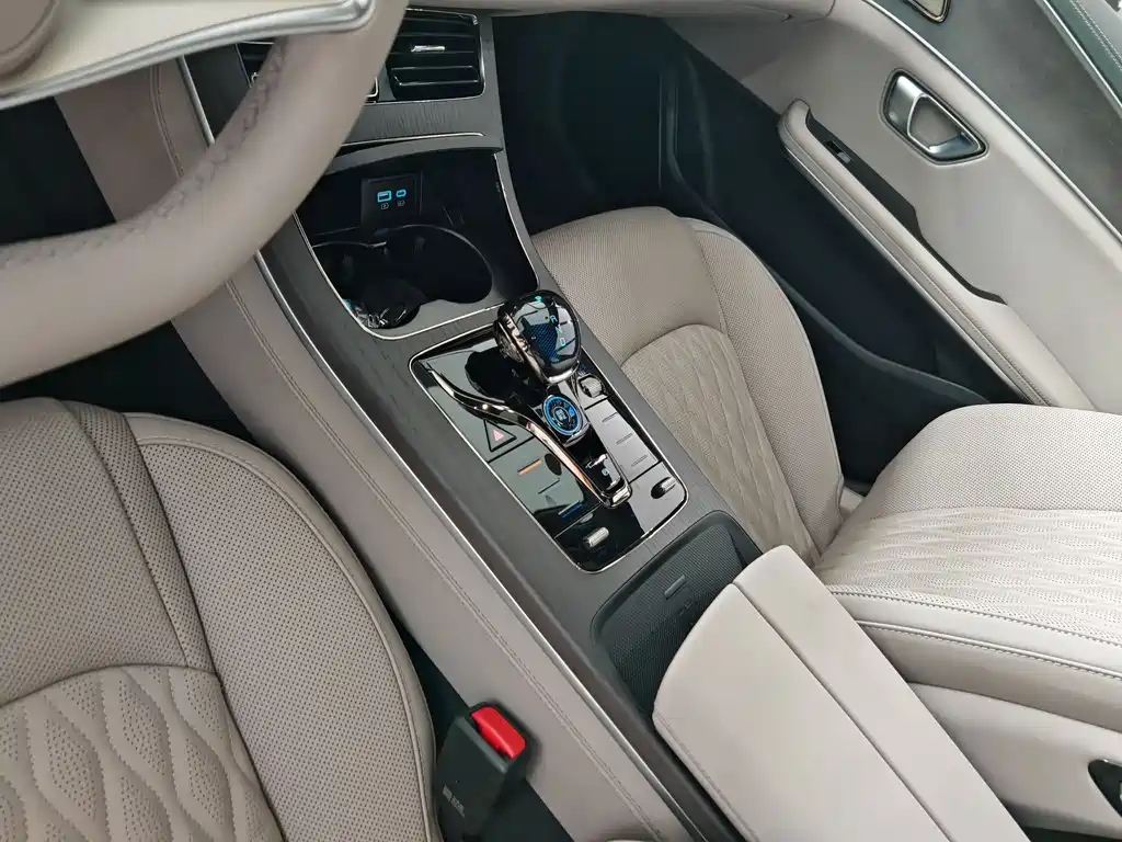 BYD Han 2025 DM-i Intelligent Driving Edition 125KM LiDAR Flagship