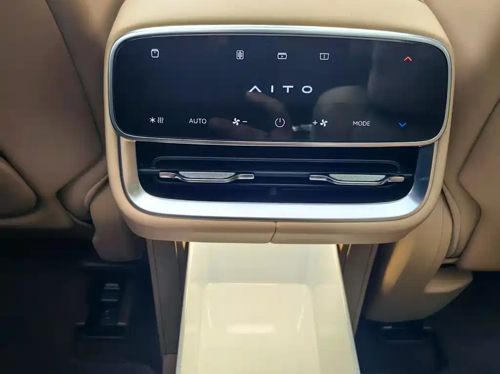 AITO M8 2025 EREV Ultra 53.4kWh 6-Seater 192-Line LiDAR