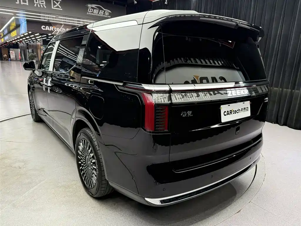 Zeekr 009 2024 Executive 6-Seater AWD 108kWh