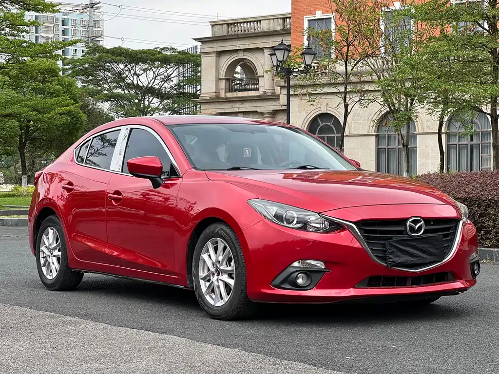 Mazda 3 Axela 2014 Sedan 1.5L Automatic Luxury