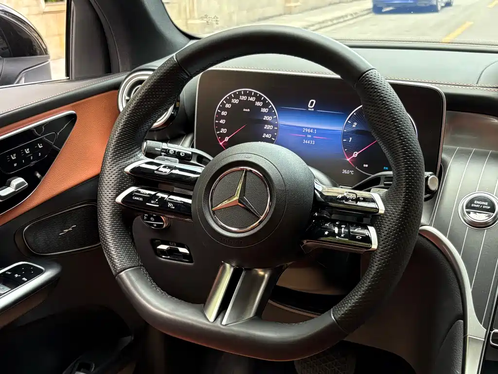 Mercedes-Benz GLC 260 L 4MATIC Luxury 7-Seater (2023 Facelift)