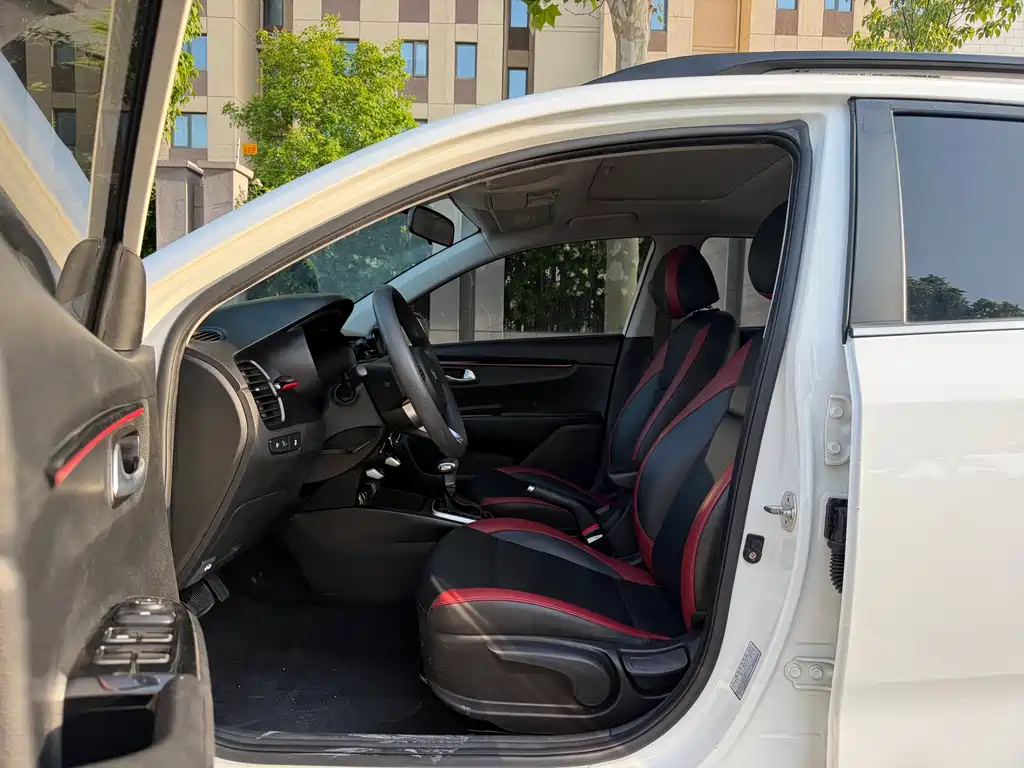 Kia KX Cross 2017 1.4L AT GLS