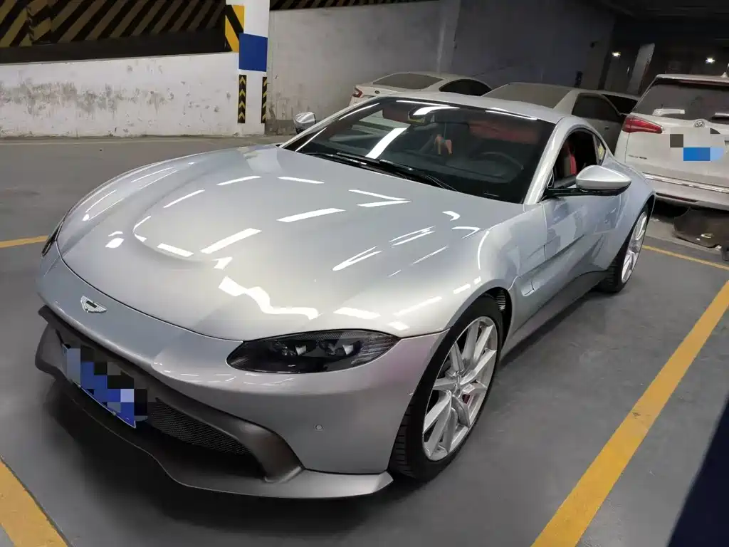 Aston Martin V8 Vantage 2018 4.0T V8 Coupe