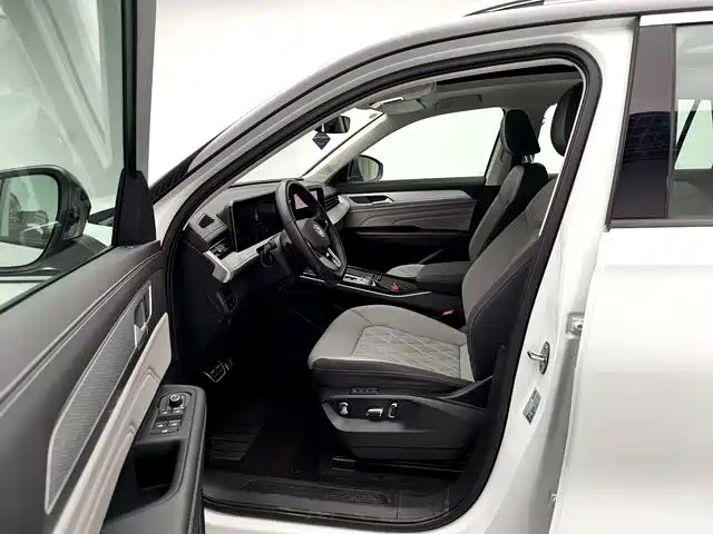 Volkswagen Tavendor 2023 380TSI AWD R-Line Touring Edition