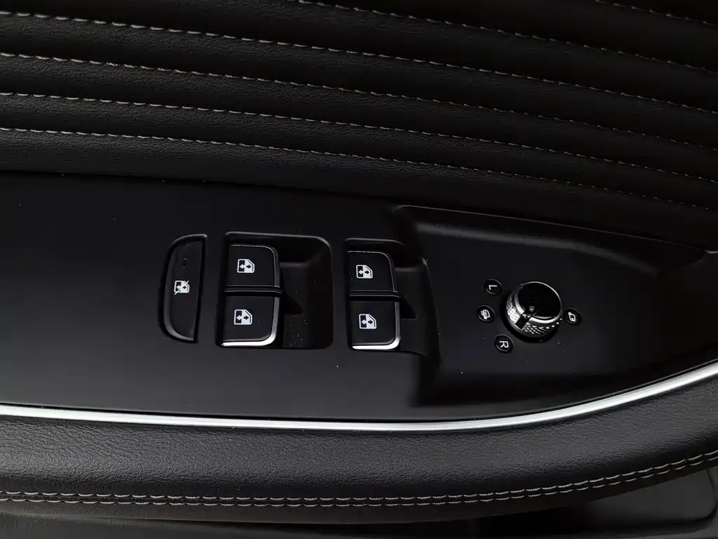 Hongqi HS5 2023 2.0T Qi Xiang Pro Edition