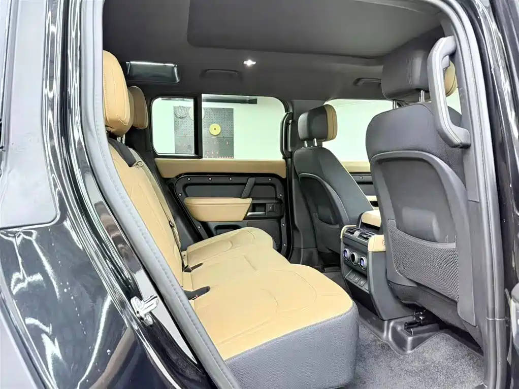 Land Rover Defender 2025 110 3.0T P400 X