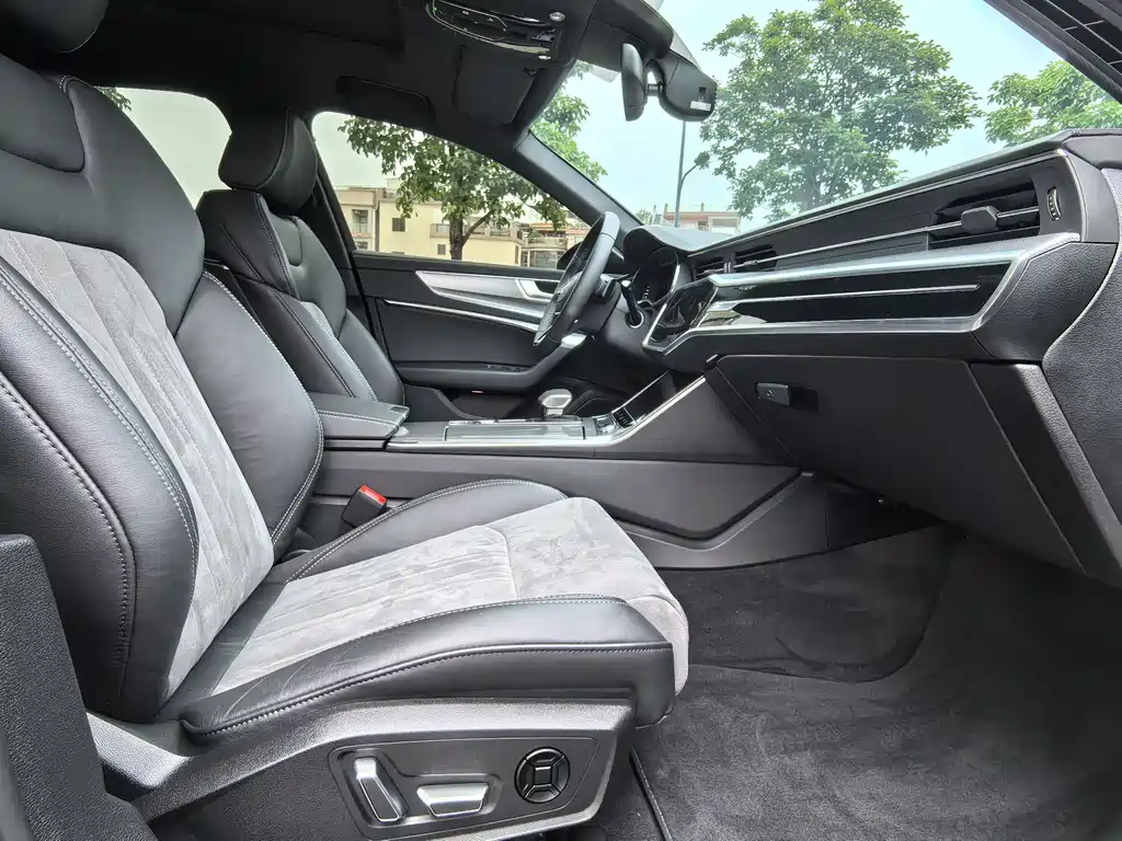 Audi A6L 2024 45 TFSI Zhenxuan Dynamic Edition