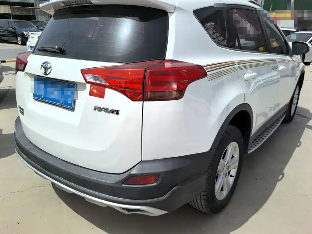 RAV4 2013 2.0L CVT 2WD Urban Edition