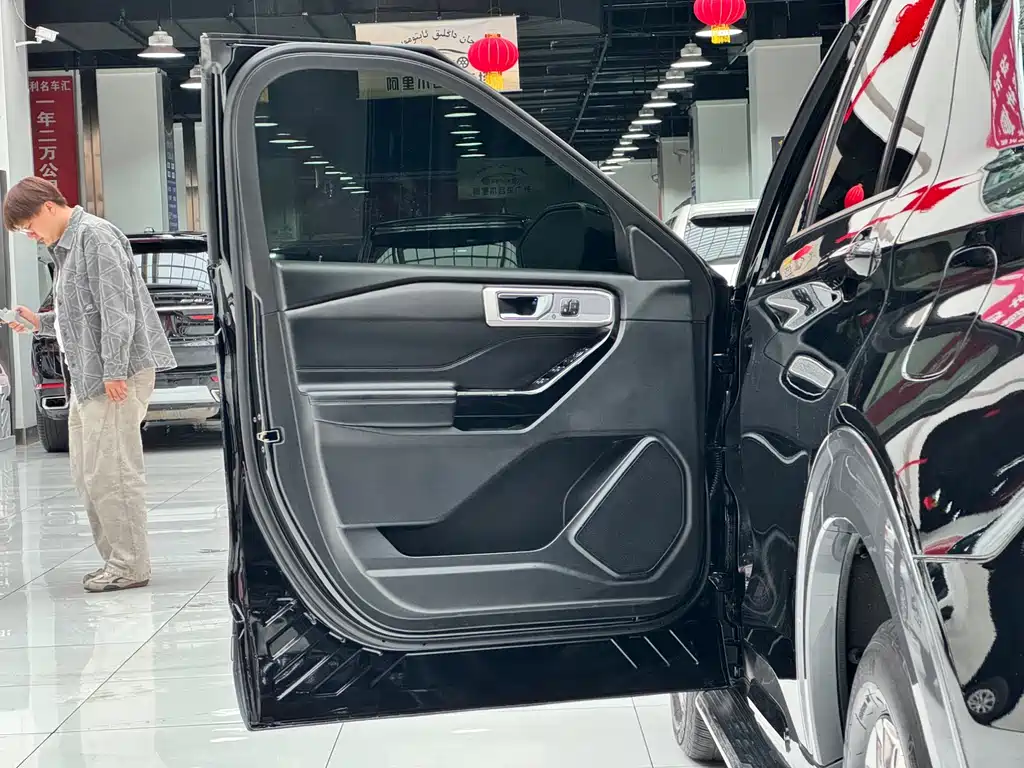 Ford Explorer 2020 EcoBoost 285 AWD Titanium Edition 6-Seater