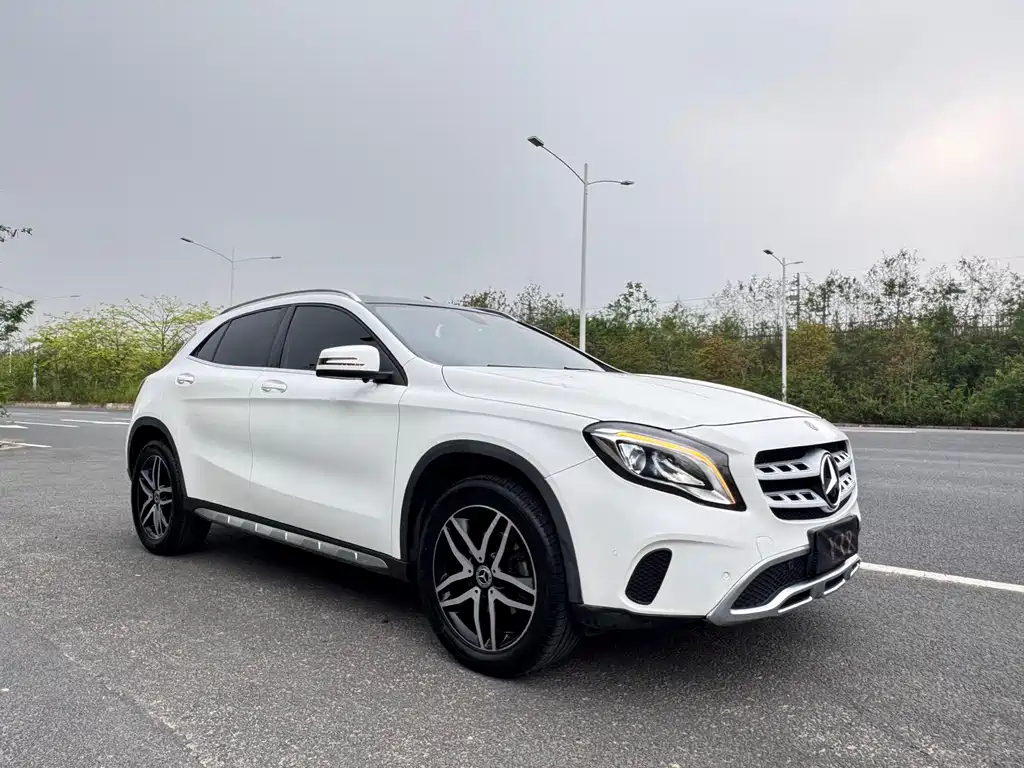 Mercedes-Benz GLA 200 Fashion Edition 2017