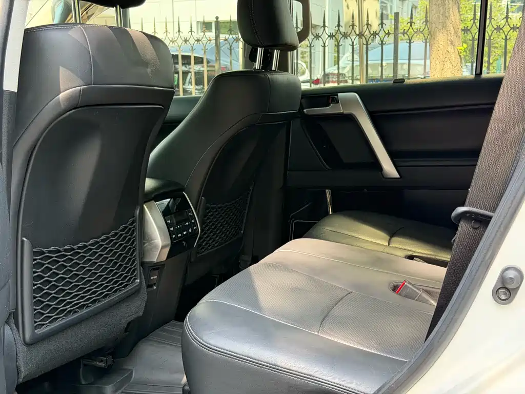 Toyota Prado 2018 3.5L Automatic TX-L Rear-Mounted Spare Tire