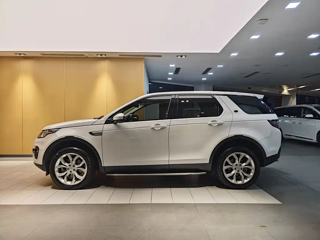 Land Rover Discovery Sport 2017 2.0T HSE