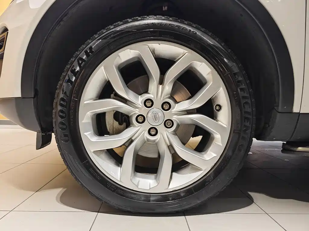 Land Rover Discovery Sport 2017 2.0T HSE