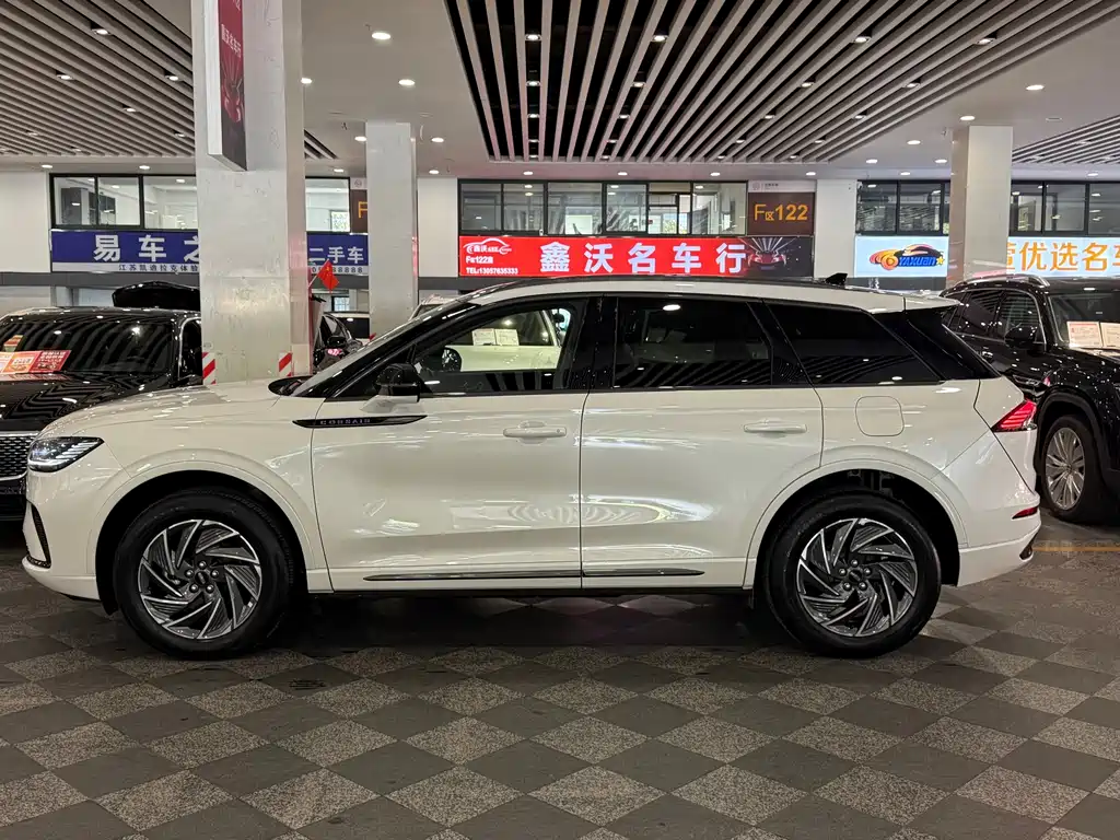 Lincoln Corsair 2024 1.5T FWD Premium Hybrid Edition