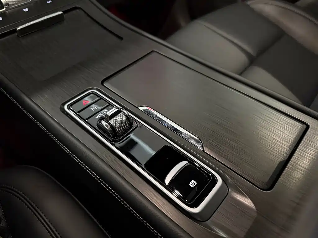 Lincoln Corsair 2024 1.5T FWD Premium Hybrid Edition