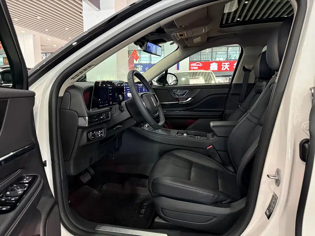 Lincoln Corsair 2024 1.5T FWD Premium Hybrid Edition