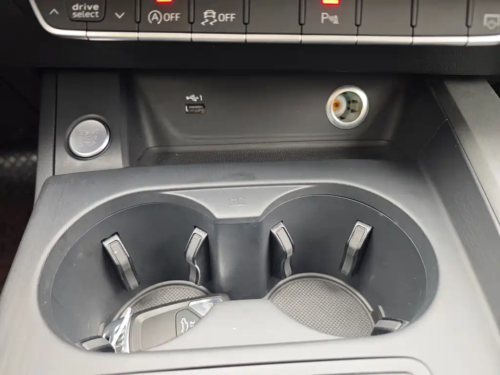 Audi A4L 2019 40 TFSI Entry Edition China VI