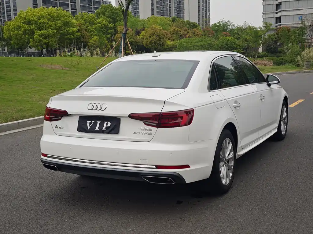 Audi A4L 2019 40 TFSI Entry Edition China VI