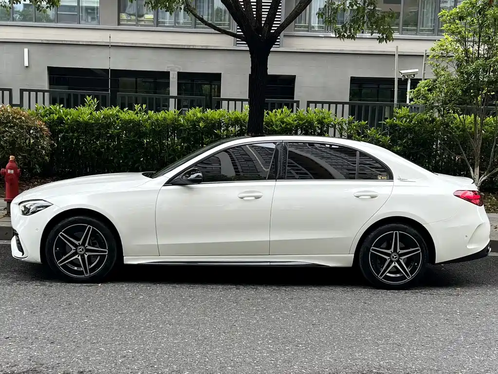 Mercedes-Benz C-Class 2023 C 260 L皓夜 Sport Edition