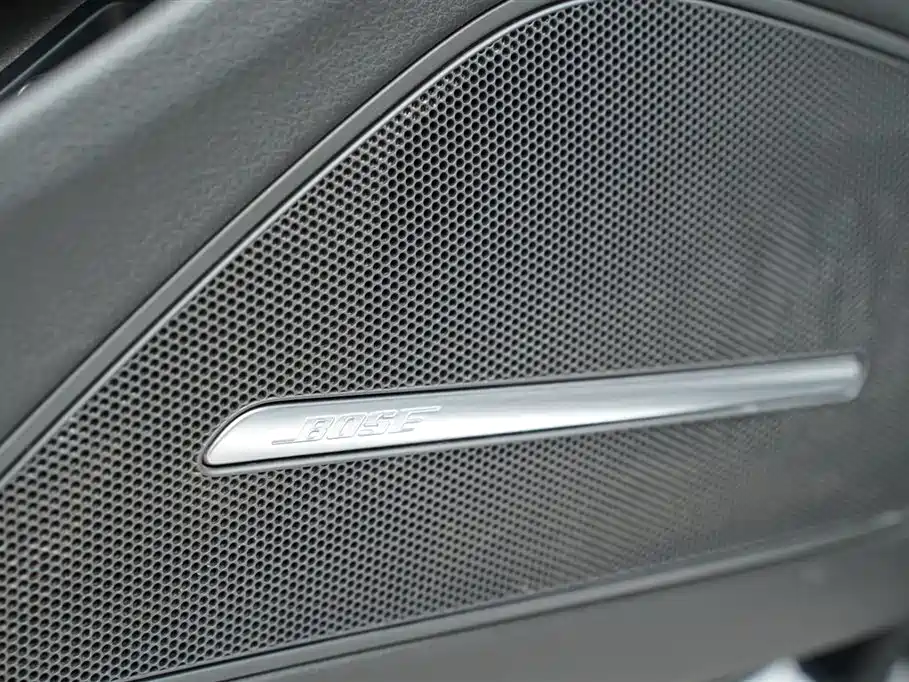 Audi A8L 45 TFSI quattro Luxury 2013