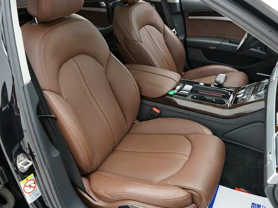 Audi A8L 45 TFSI quattro Luxury 2013