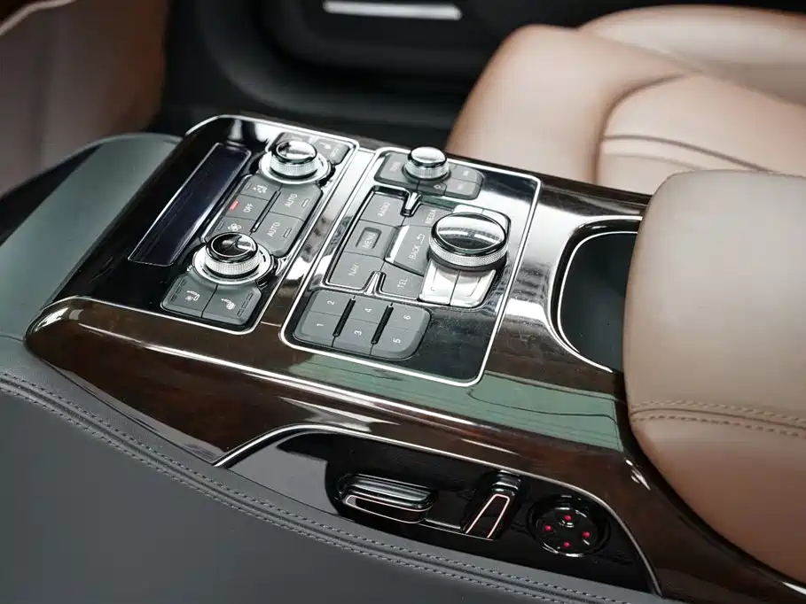 Audi A8L 45 TFSI quattro Luxury 2013