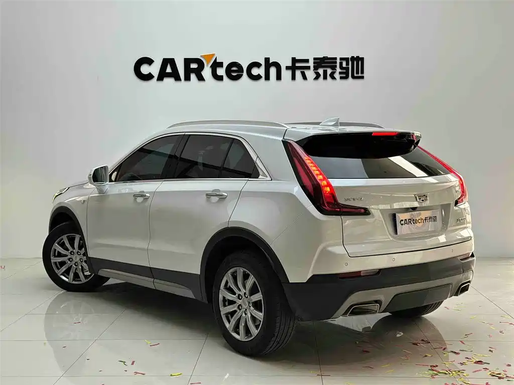 Cadillac XT4 2022 28T FWD Luxury